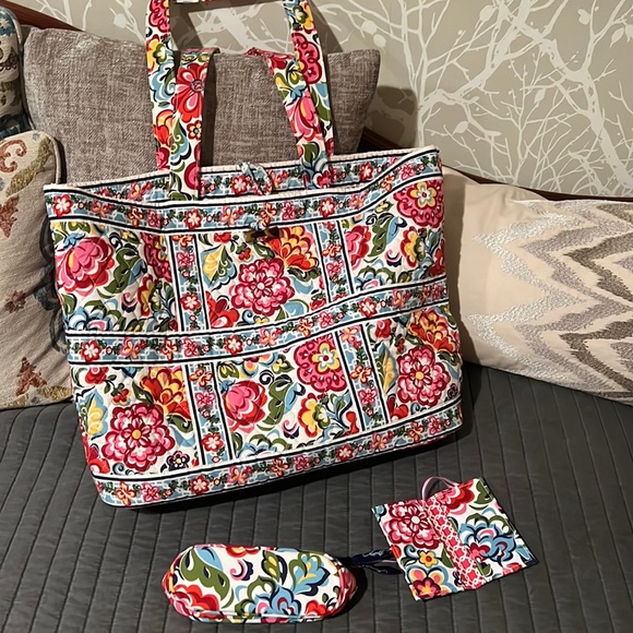 Vera Bradley Quilted Bag Wallet & Sunglass Case